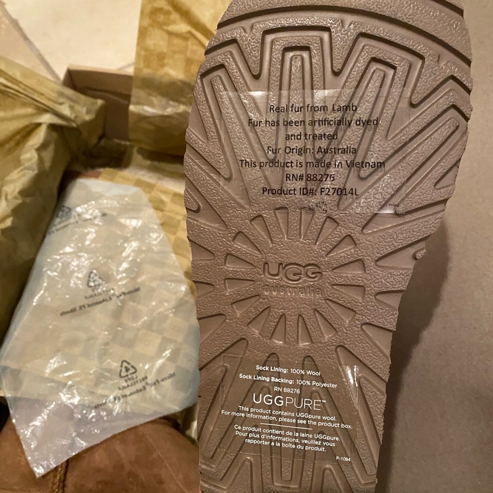 UGG Womens Size 6 - Picture 5 of 5